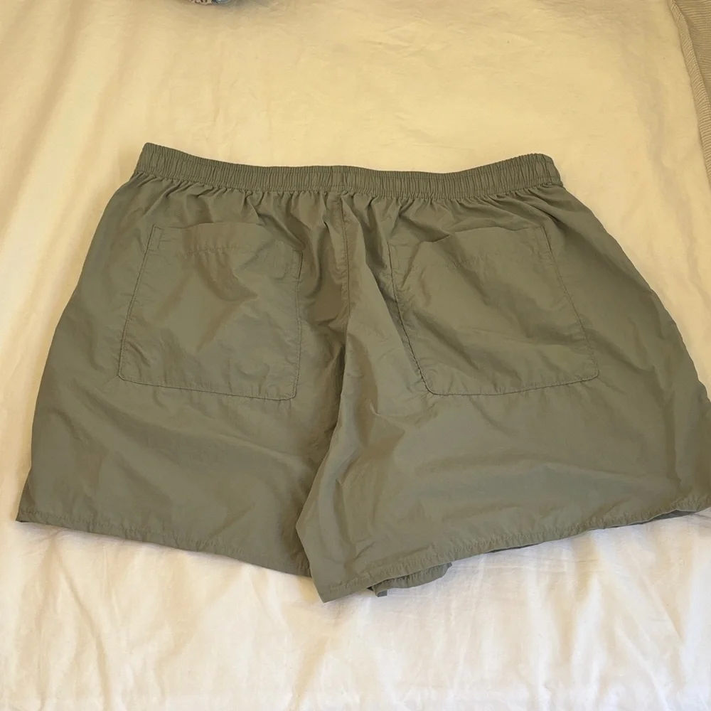 Uniqlo C Collection Women’s Small Athletic Geared Gray Shorts - Picture 8 of 10